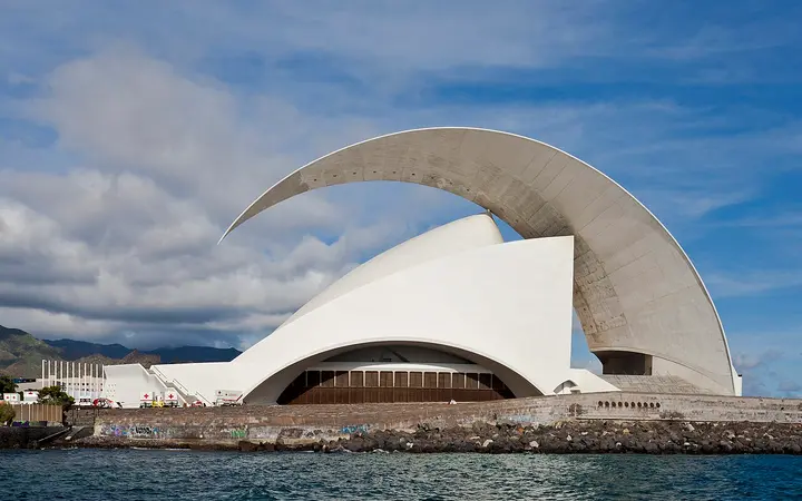 The white curved roof of the Auditorio de Tenerife on the Santa Cruz seafront